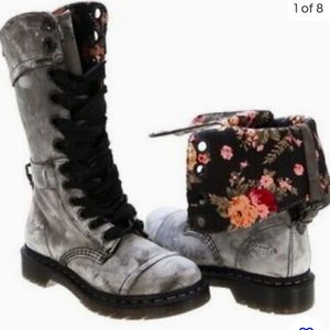 Dr. Martens 1914 Triumph Boots, Rustic Grey/Black with floral, size W8.5 EU39